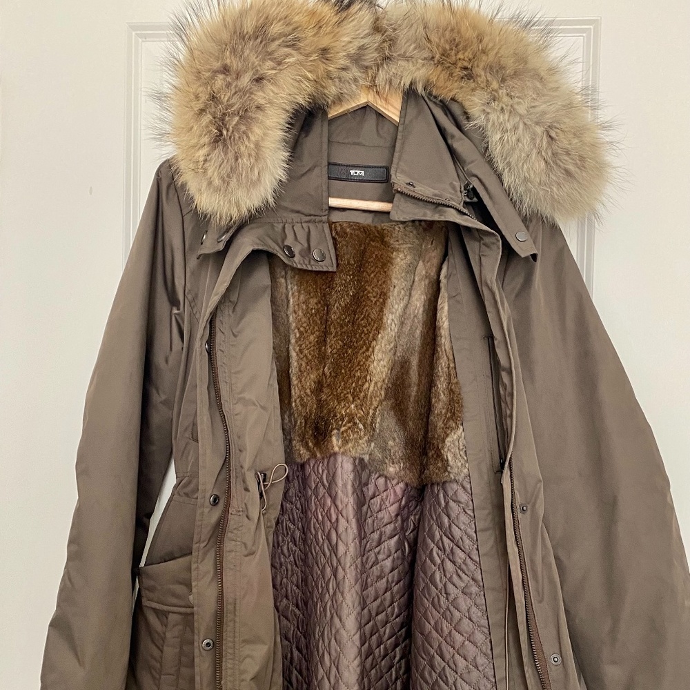 TUMI WINTER FUR PARKA COAT WOMEN SIZE M